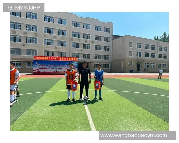 绚丽多彩的花式足球明星表演秀展现技巧与激情的完美结合